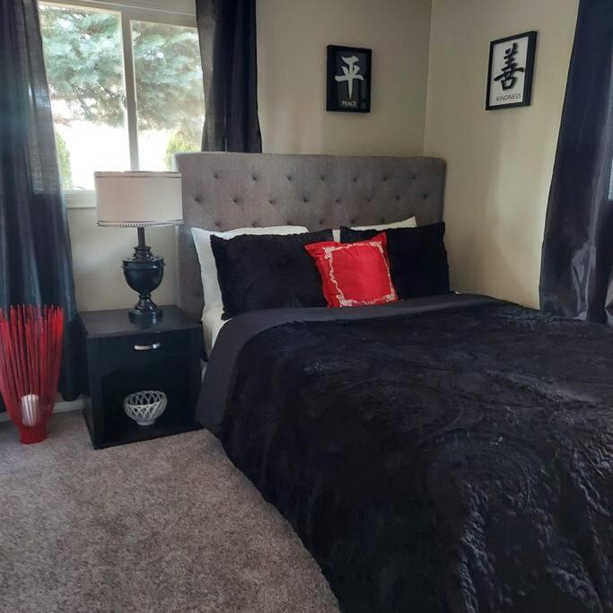 Cheerful 3 Bedroom House. Great Location Colorado Springs Eksteriør bilde