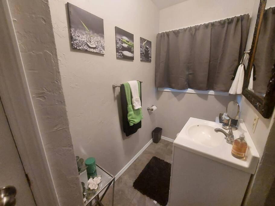 Cheerful 3 Bedroom House. Great Location Colorado Springs Eksteriør bilde