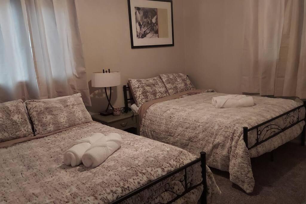 Cheerful 3 Bedroom House. Great Location Colorado Springs Eksteriør bilde
